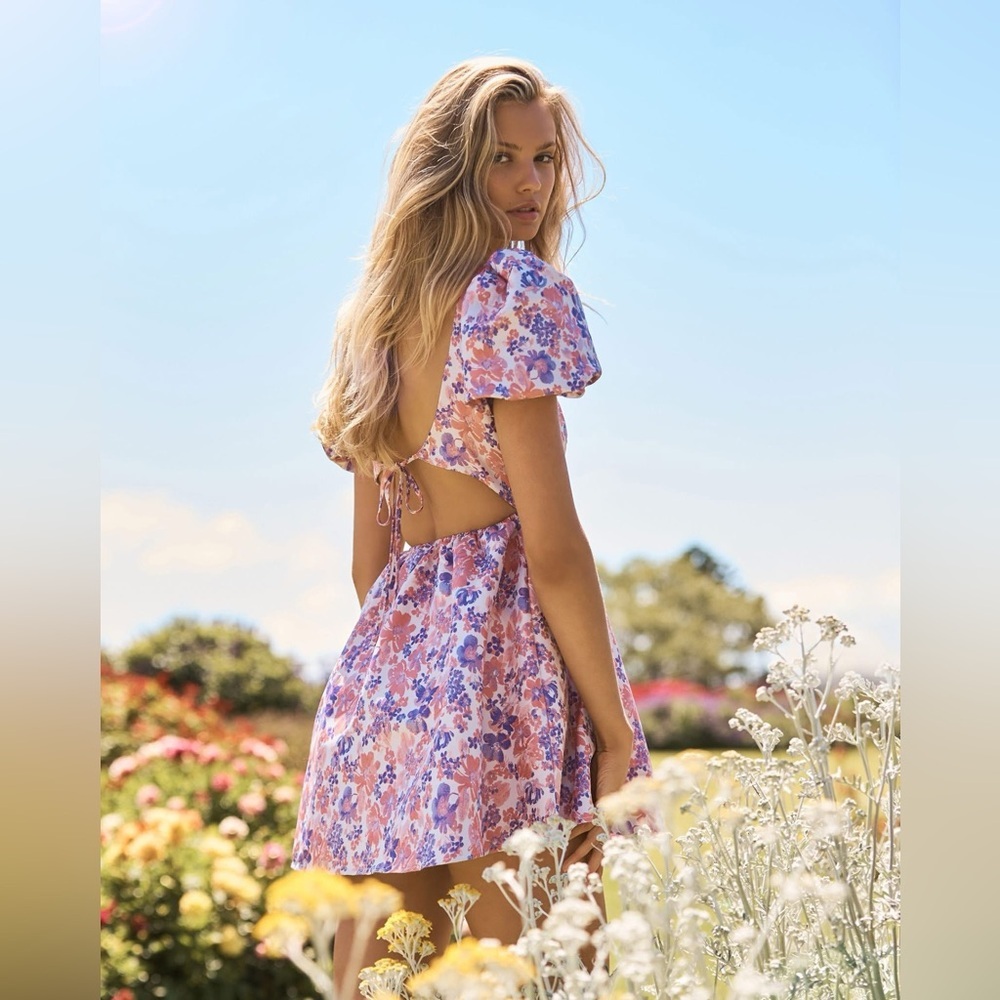 Showpo Nicolette Mini Dress Floral Size 8 US Tie Back Puff Sleeve